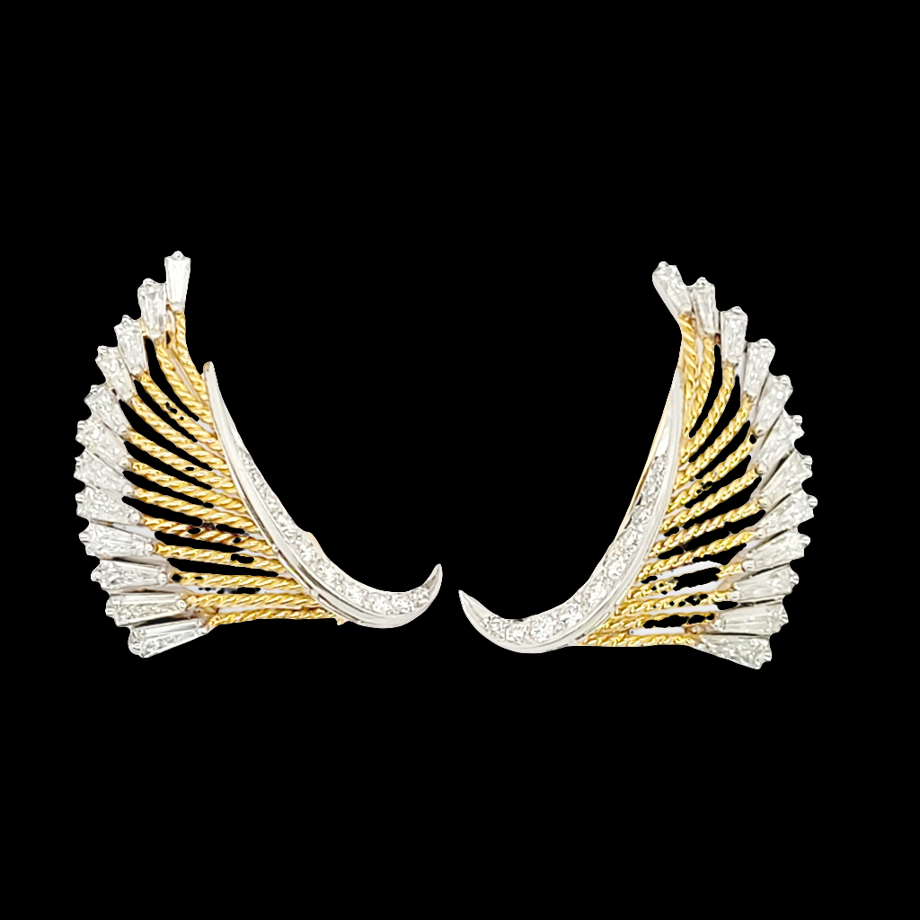 Pair of tapering baguette diamond ear clips

SKU: 6381