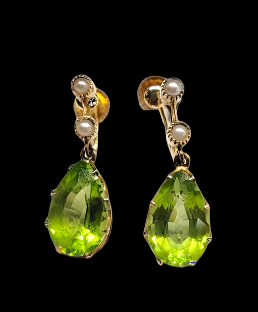 Peridot and Pearl drop earrings
SKU: 5855