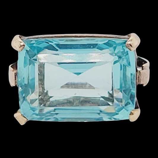 Landscape old material Aquamarine ring

SKU: 6442
