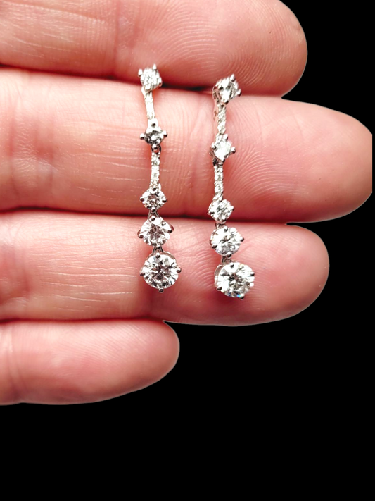 Diamond drop earrings
SKU: 8119