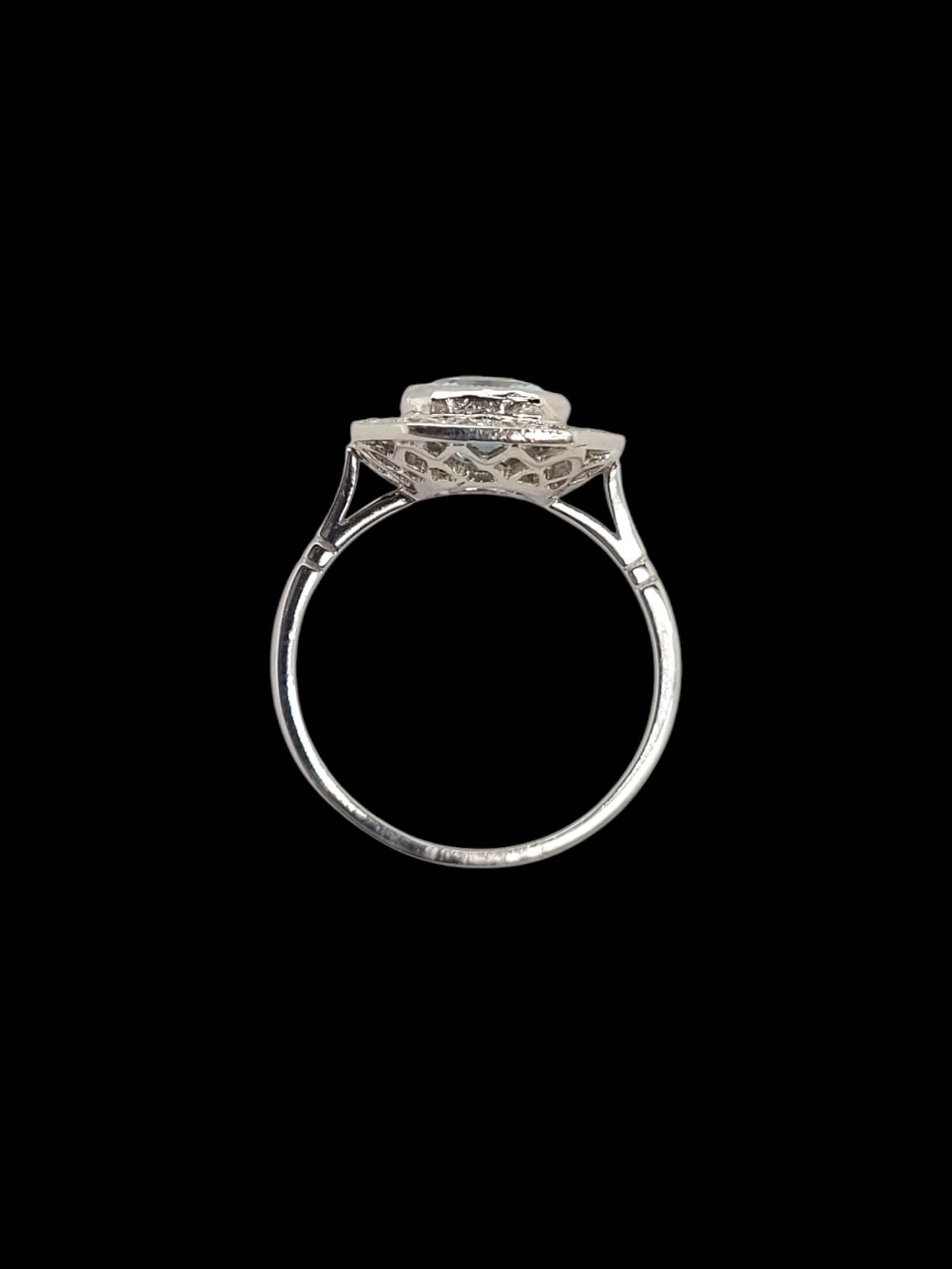 Aquamarine and diamond dress ring
SKU: 8048