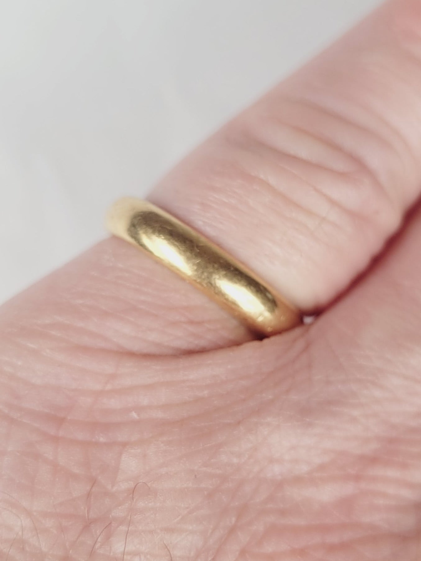 22ct gold wedding band 8.1g