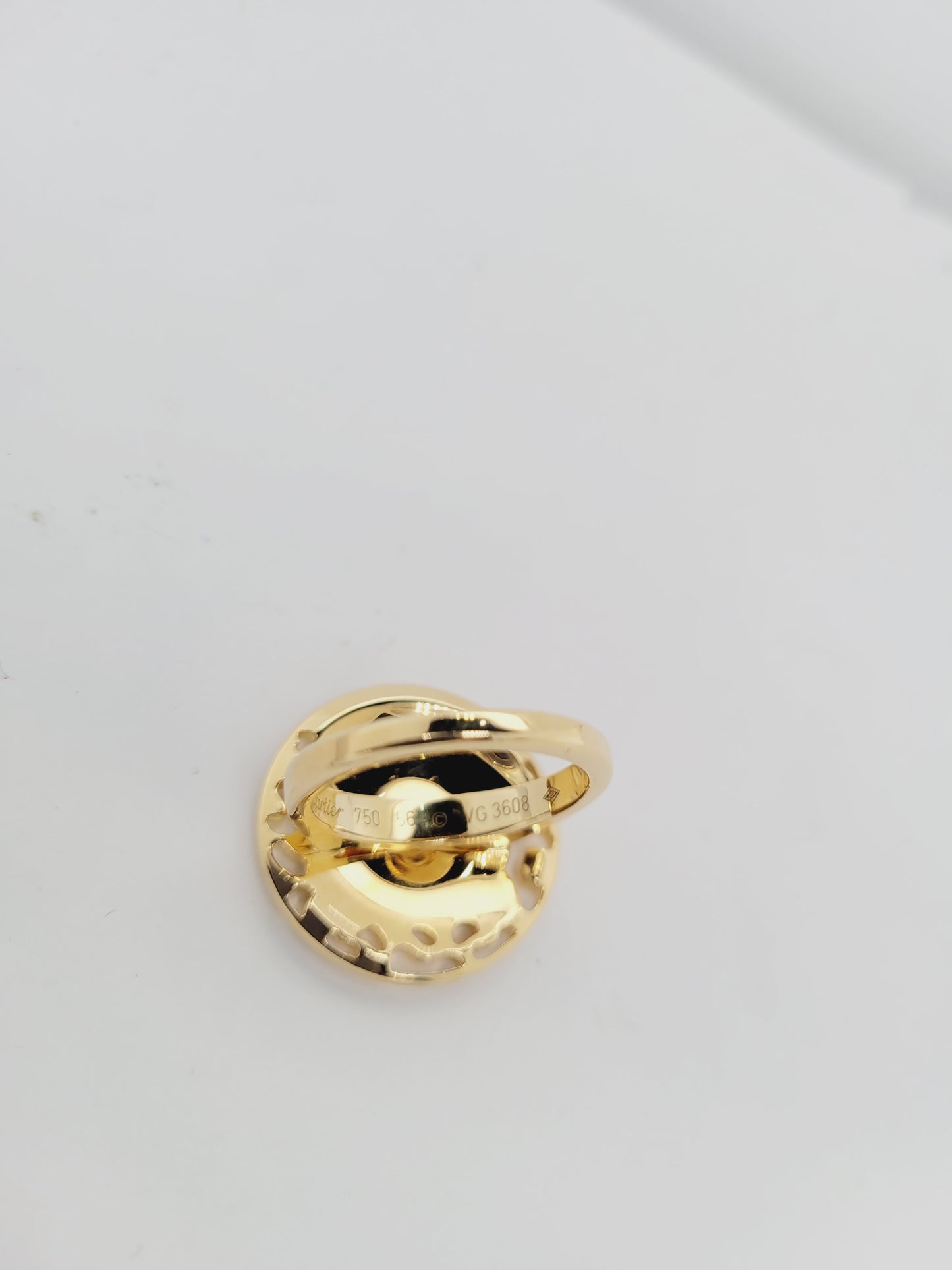 Cartier panther enamel 18ct gold ring
sku 8541