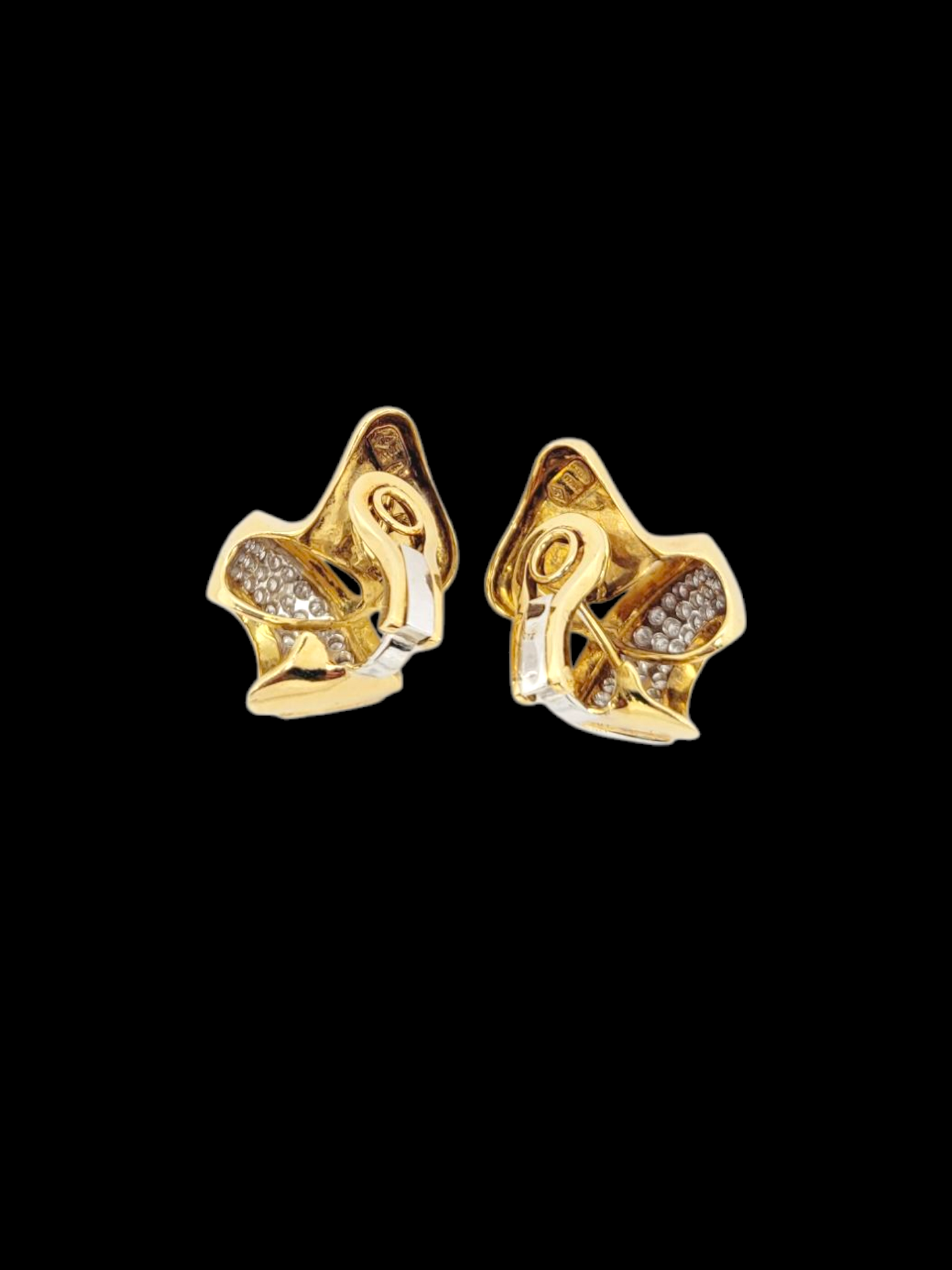 Cool vintage 18ct yellow gold and diamond earrings
SKU: 8031