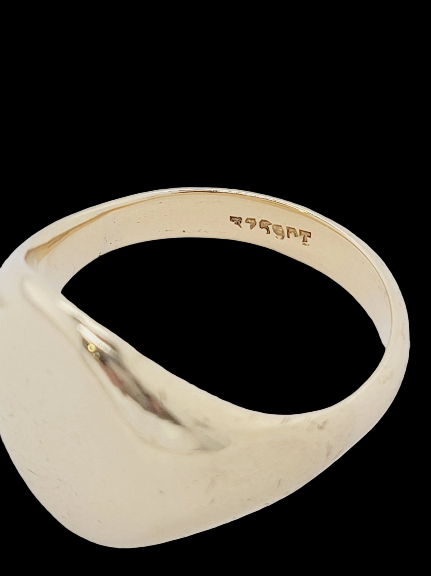Old solid 9ct yellow gold signet ring sku 8684
