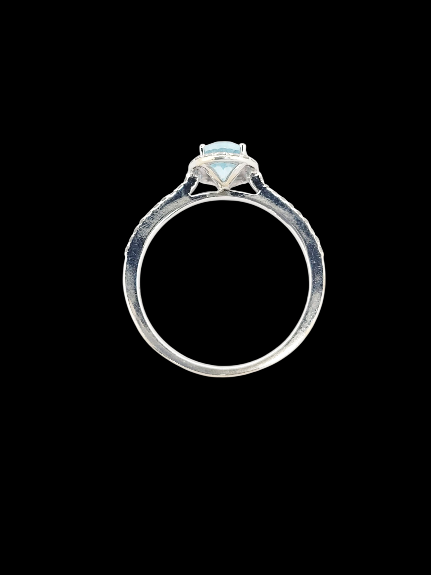 Oval aquamarine and diamond cluster ring
SKU: 8414