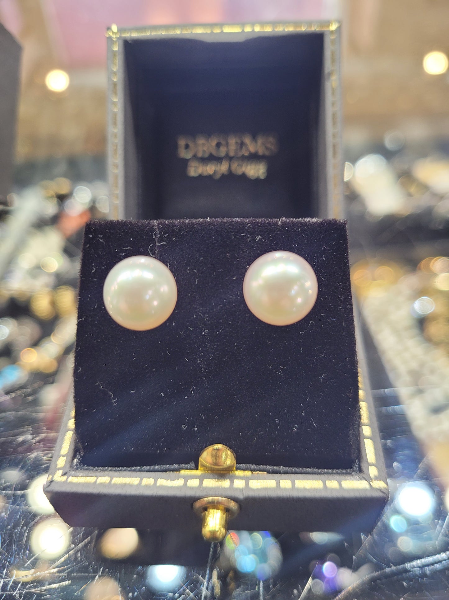 Pearl stud earrings 8.5x9mm sku 9122