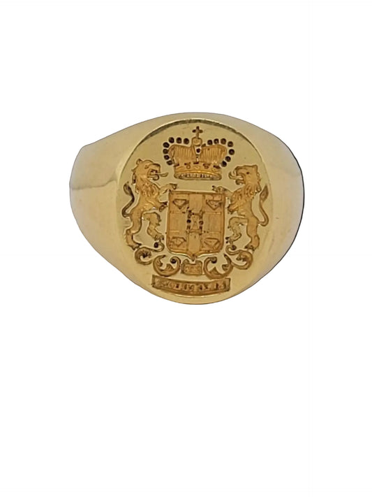 Heavy 18ct gold engraved signet ring sku 8967
