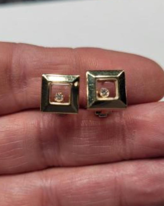 Chopard Happy diamond earrings
SKU: 5386