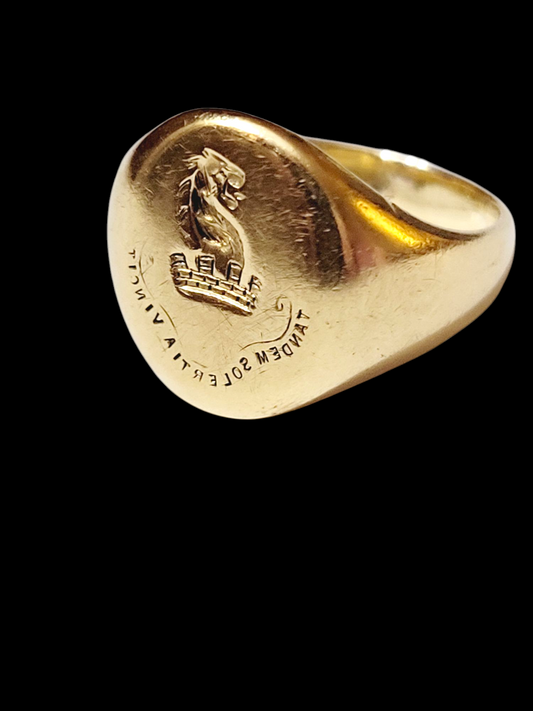 Fine 18ct gold seal engraved signet ring
SKU: 8084