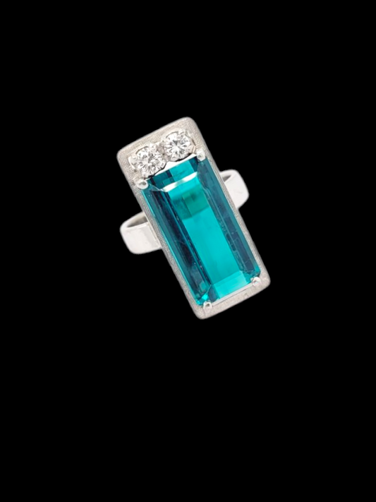 Vintage cool indicolite blue tourmaline and diamond ring
SKU: 8070