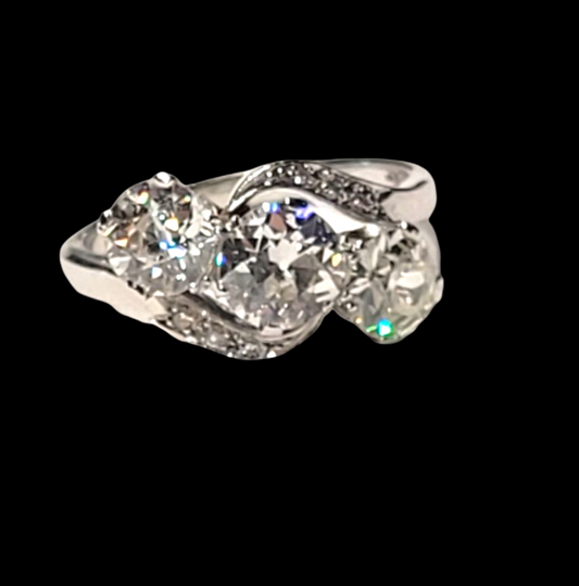 Antique 2.40ct cross over diamond ring
SKU: 5624
