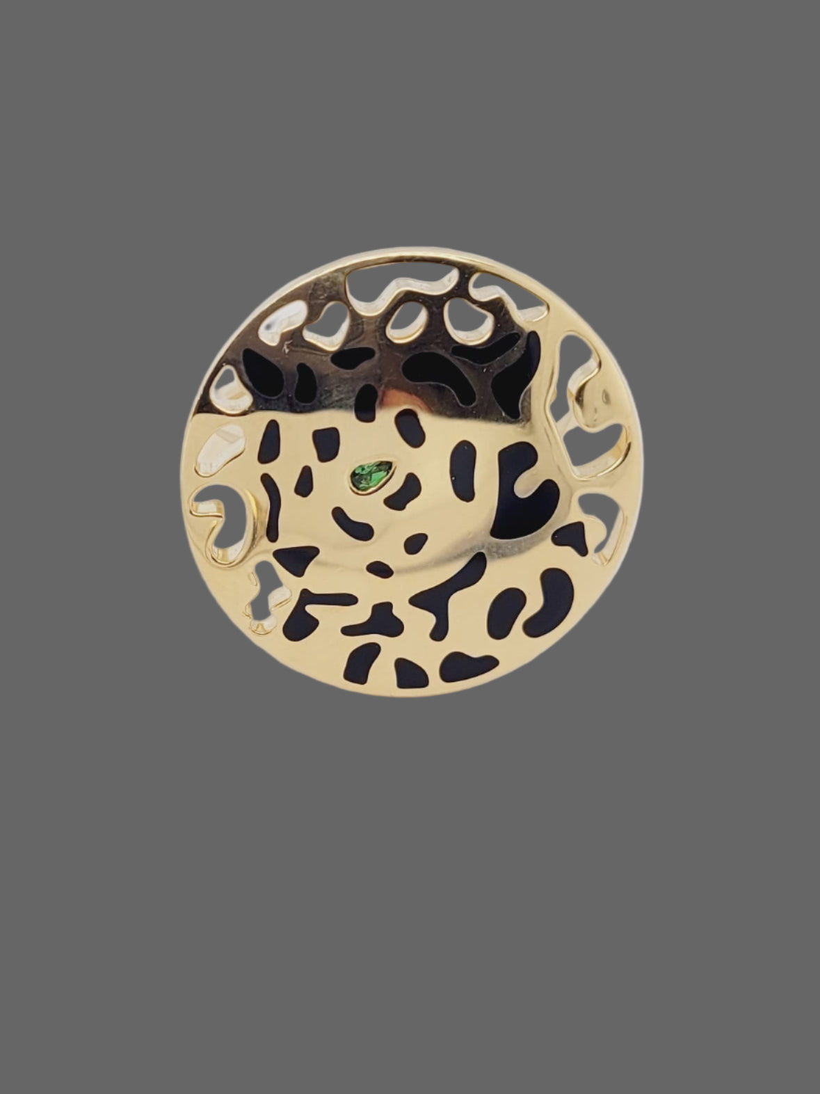 Cartier panther enamel 18ct gold ring
sku 8541