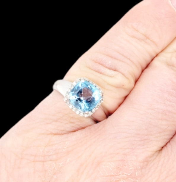 Topaz and diamond dress ring
SKU: 7367