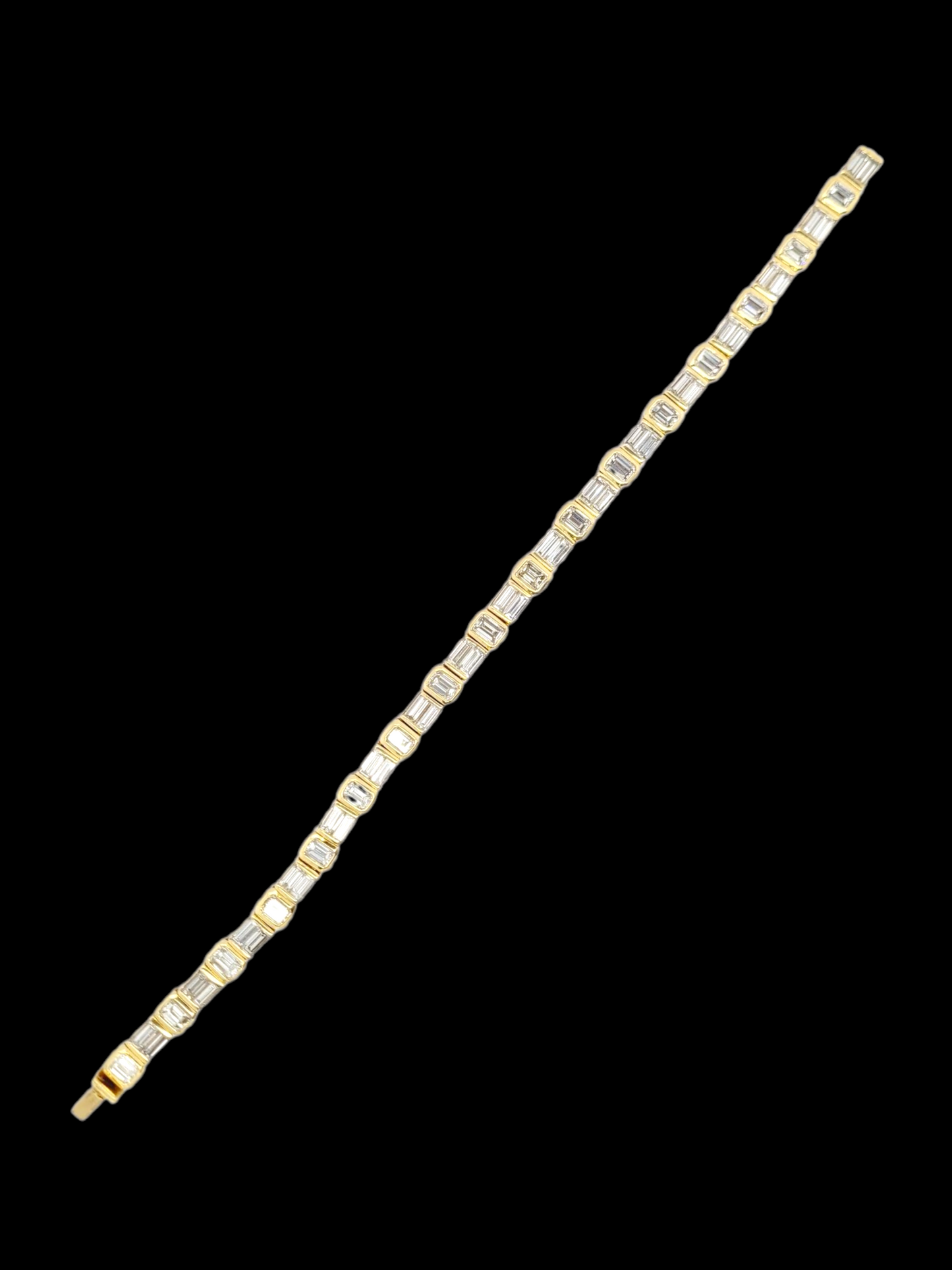 Stunning rare vintage baguette diamond bracelet
SKU: 8475