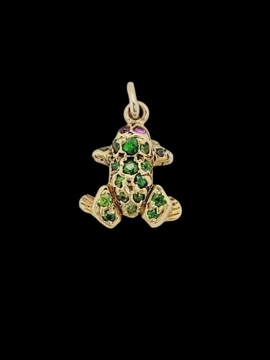 Frog pendant 