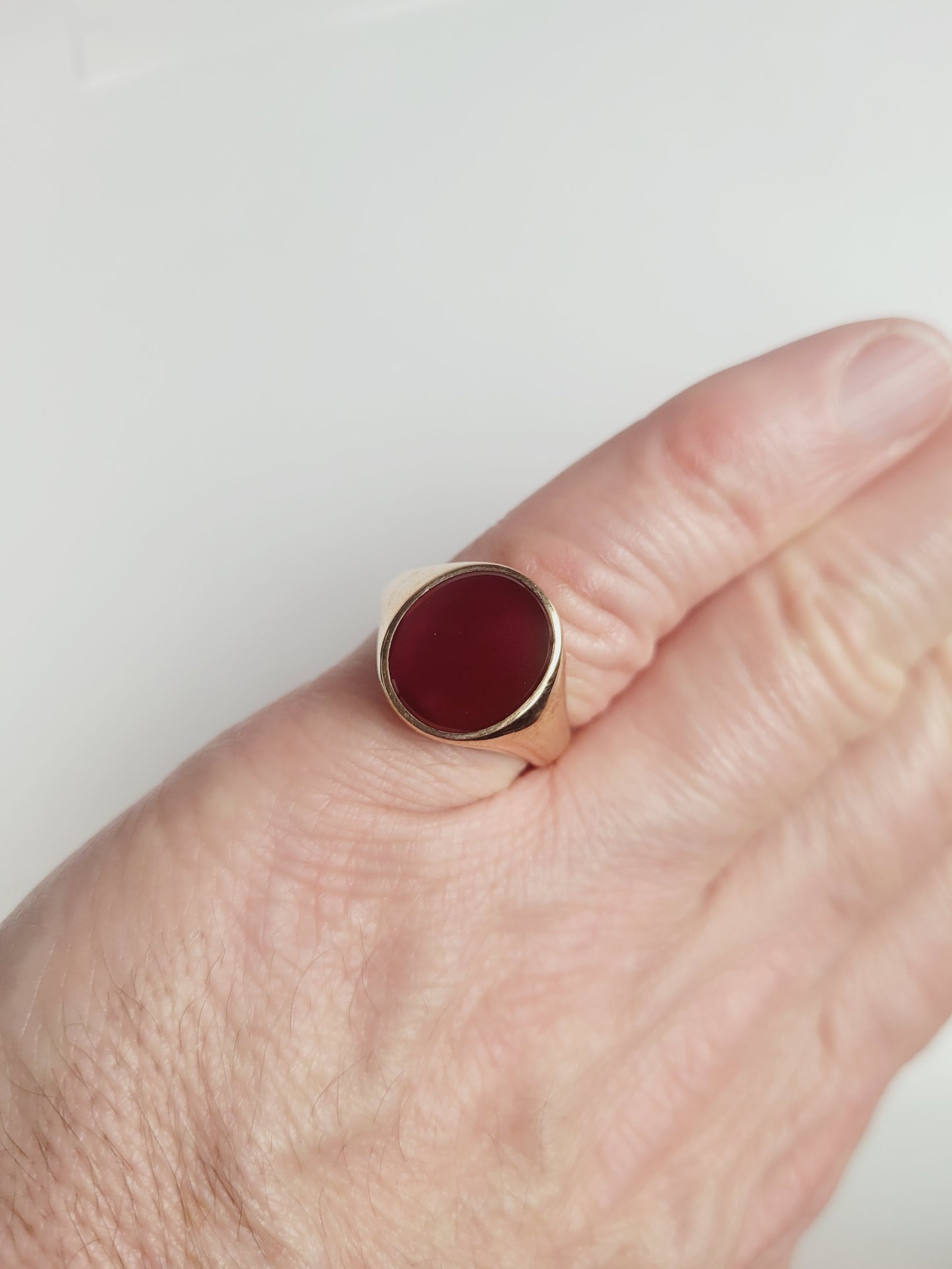 Oval red Cornelian agate 9ct gold signet ring sku 8454