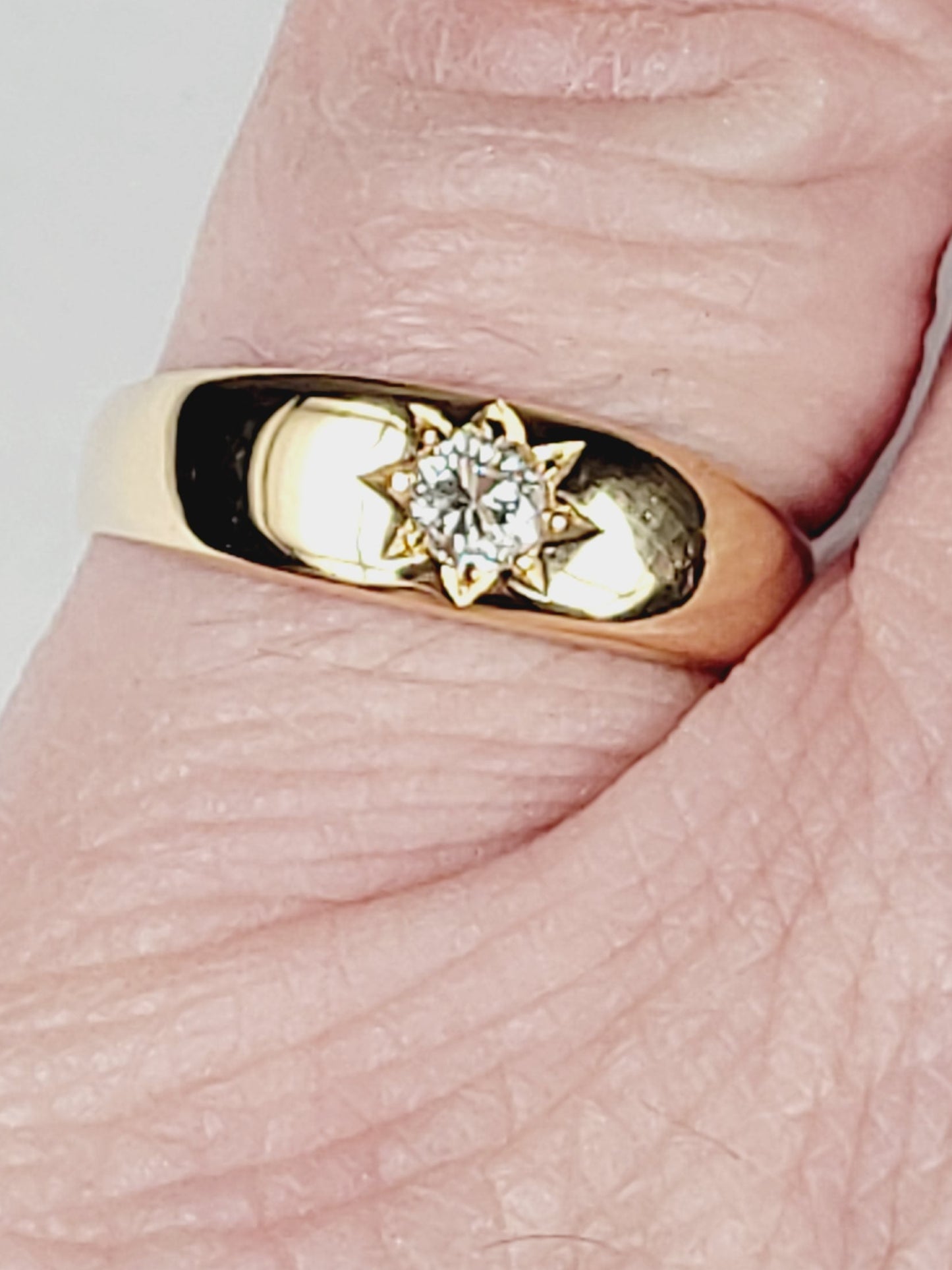 22ct gold diamond gypsy set ring
SKU: 8606
