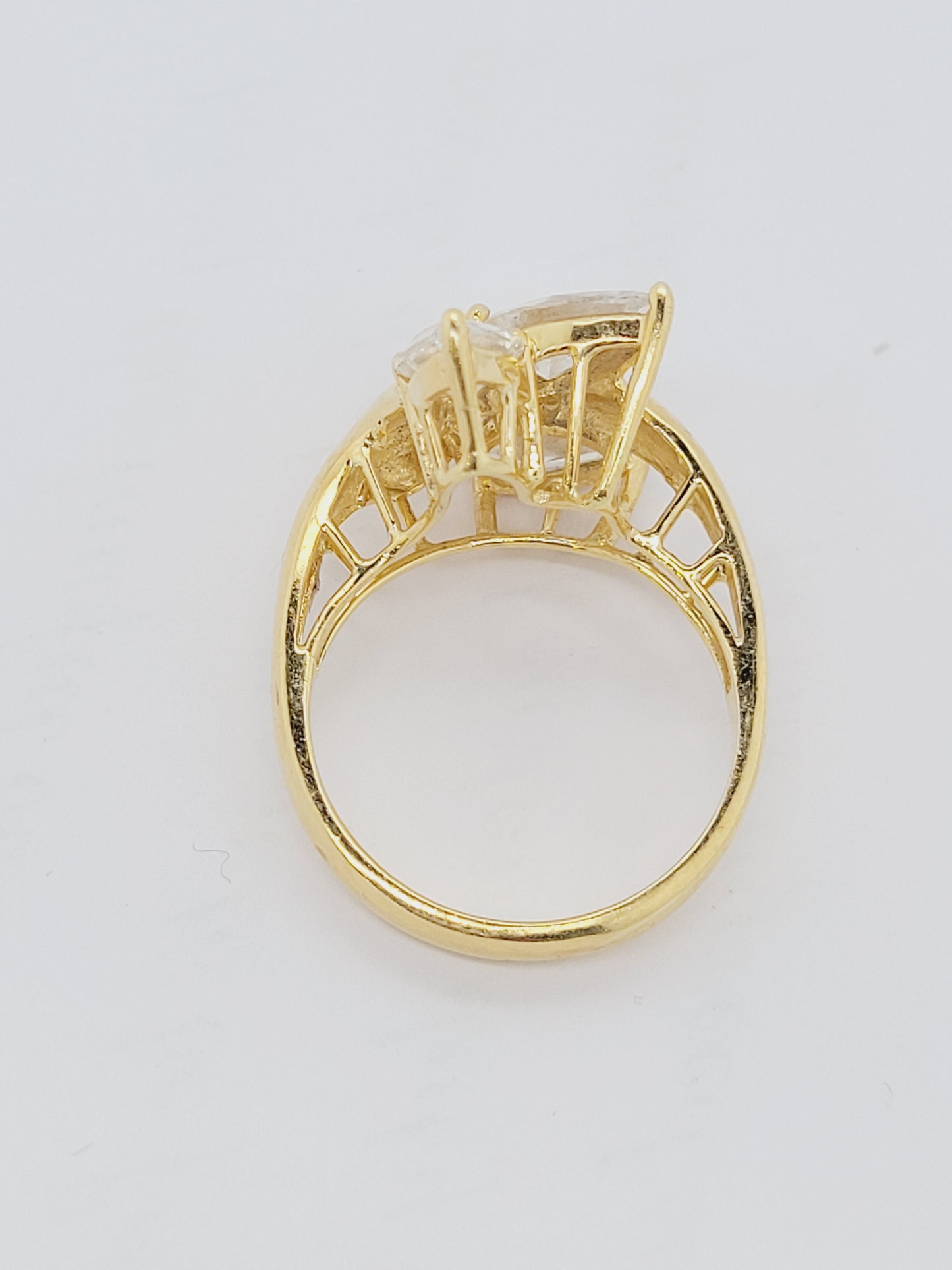 Unusual trilogy pear shaped diamond ring sku 8689