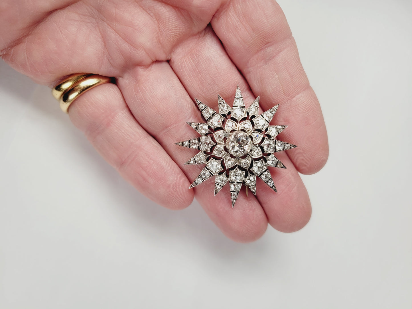 Antique diamond star burst sku   8774