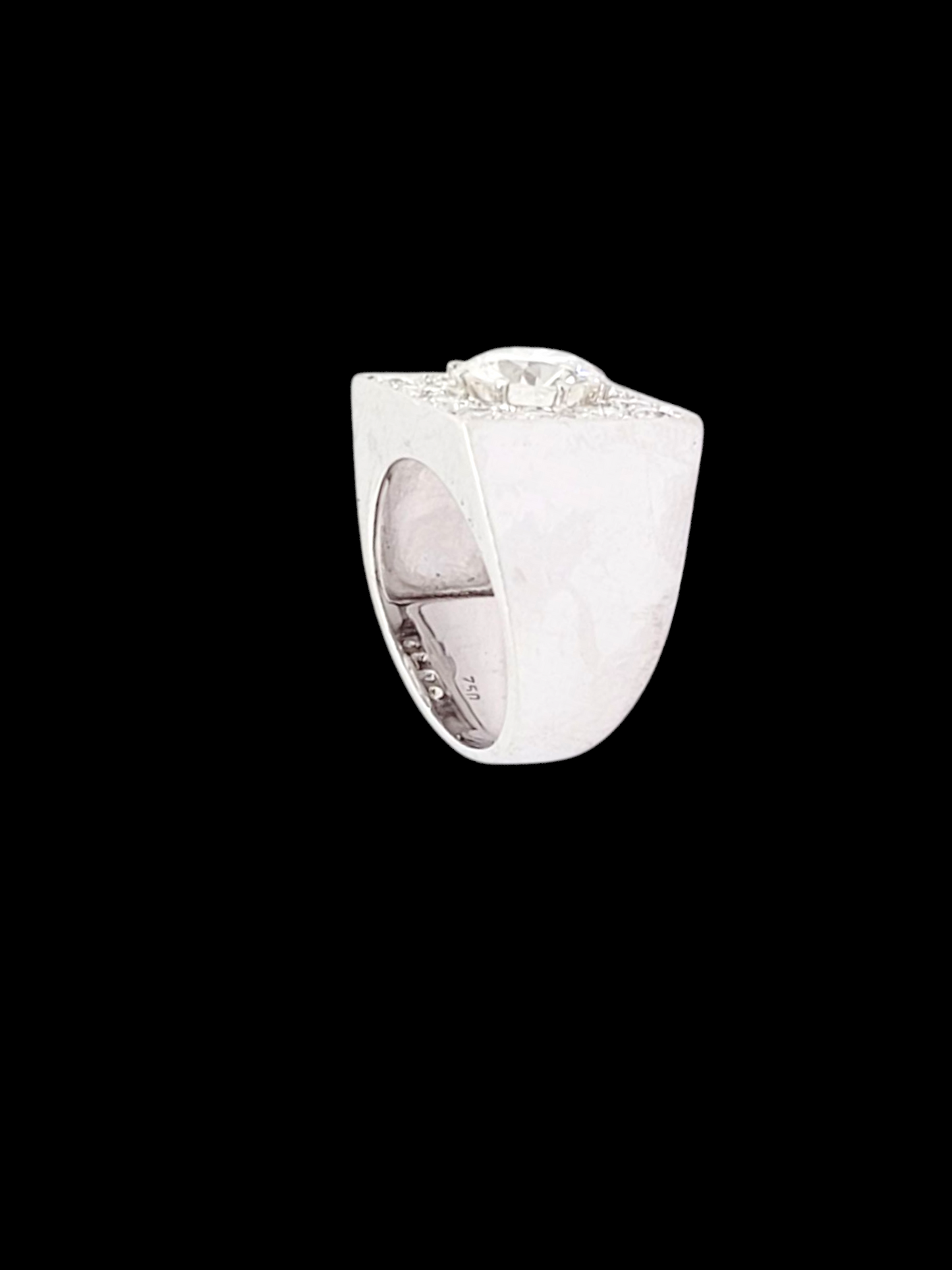 Impressive Art Deco diamond ring
SKU: 7960