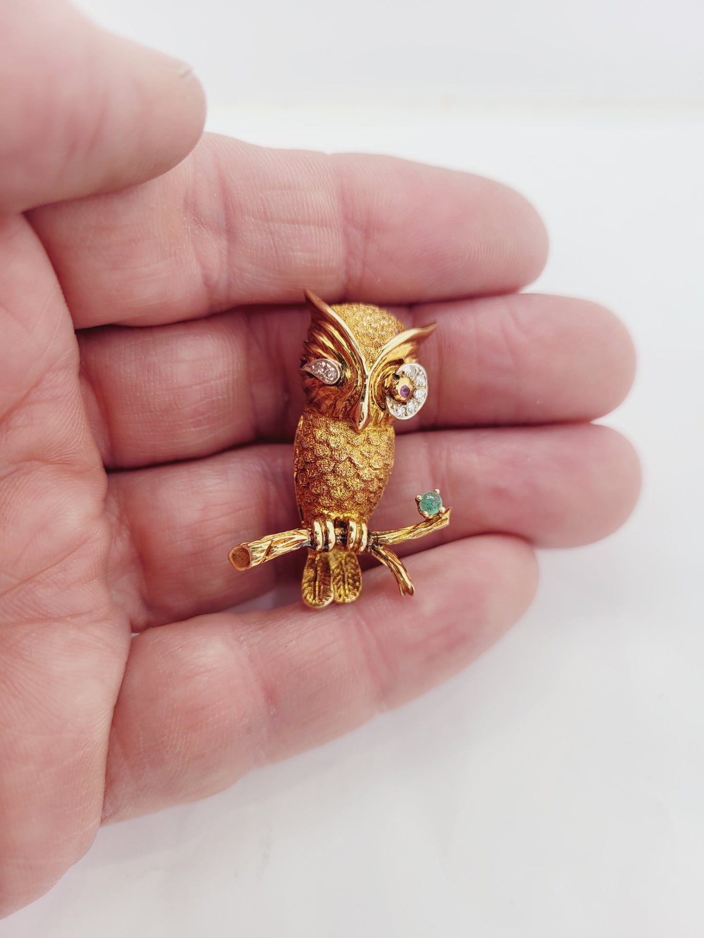 Comic 1960's owl brooch sku 8702