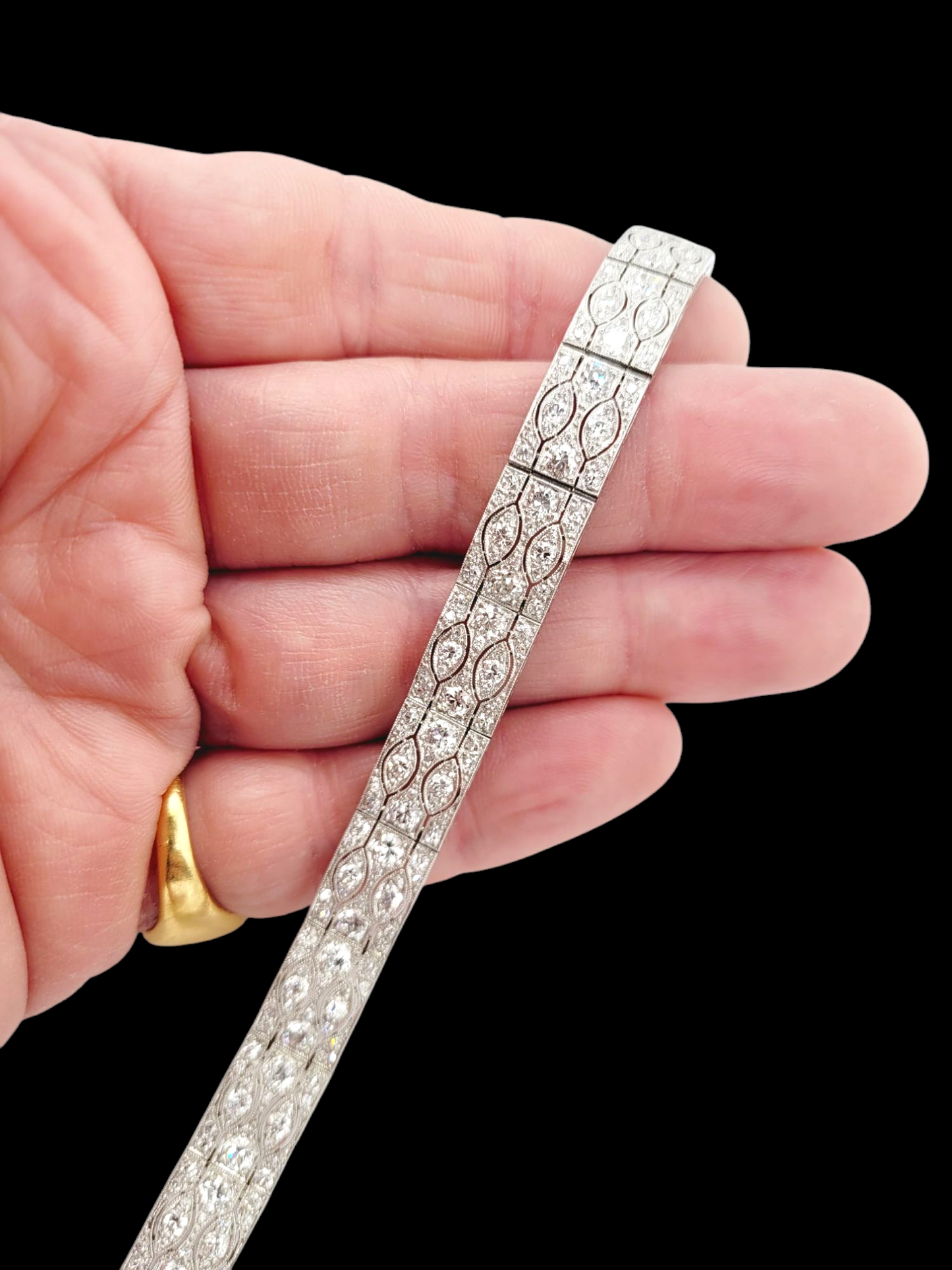 Fine art deco diamond panel bracelet
SKU: 8023