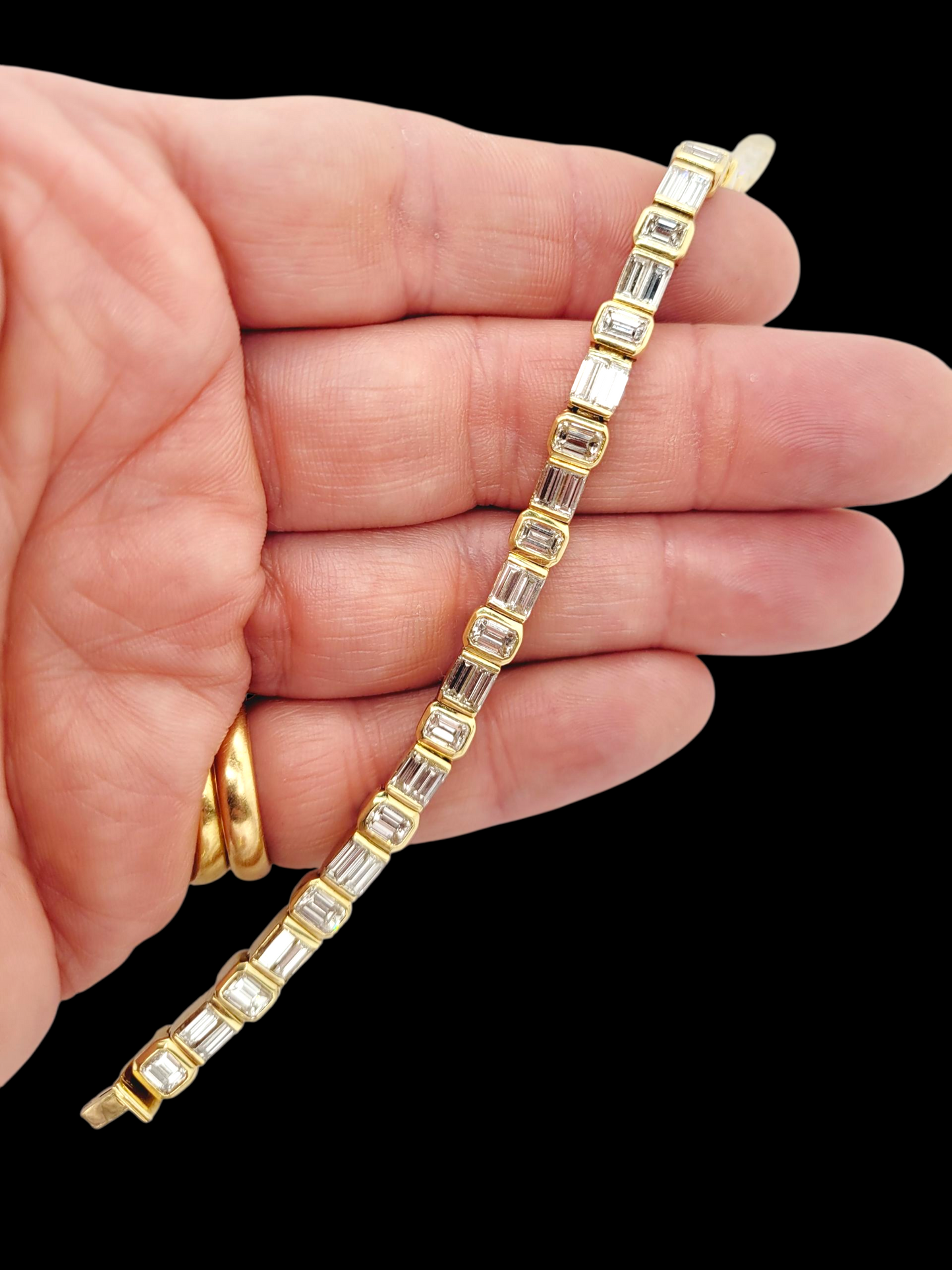 Stunning rare vintage baguette diamond bracelet
SKU: 8475