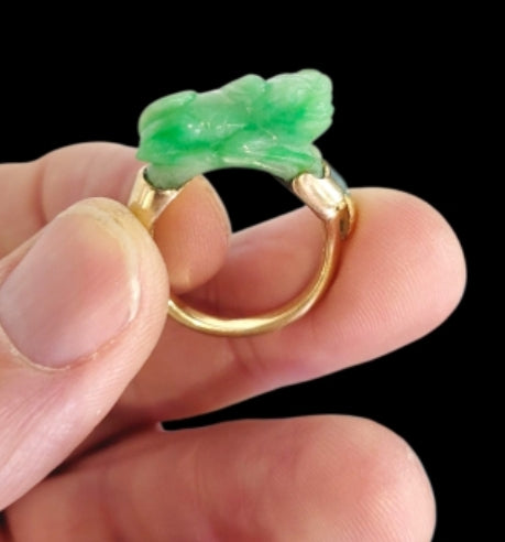 Antique jade and gold ring
SKU: 8329