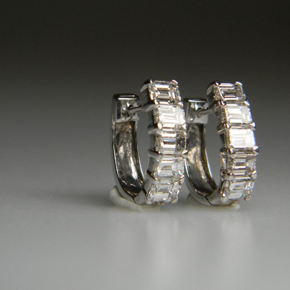 Emerald diamond hoop earrings online